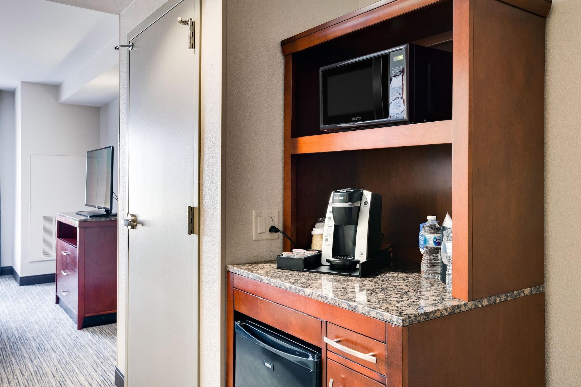 Hilton Garden Inn Milwaukee Airport Ngoại thất bức ảnh