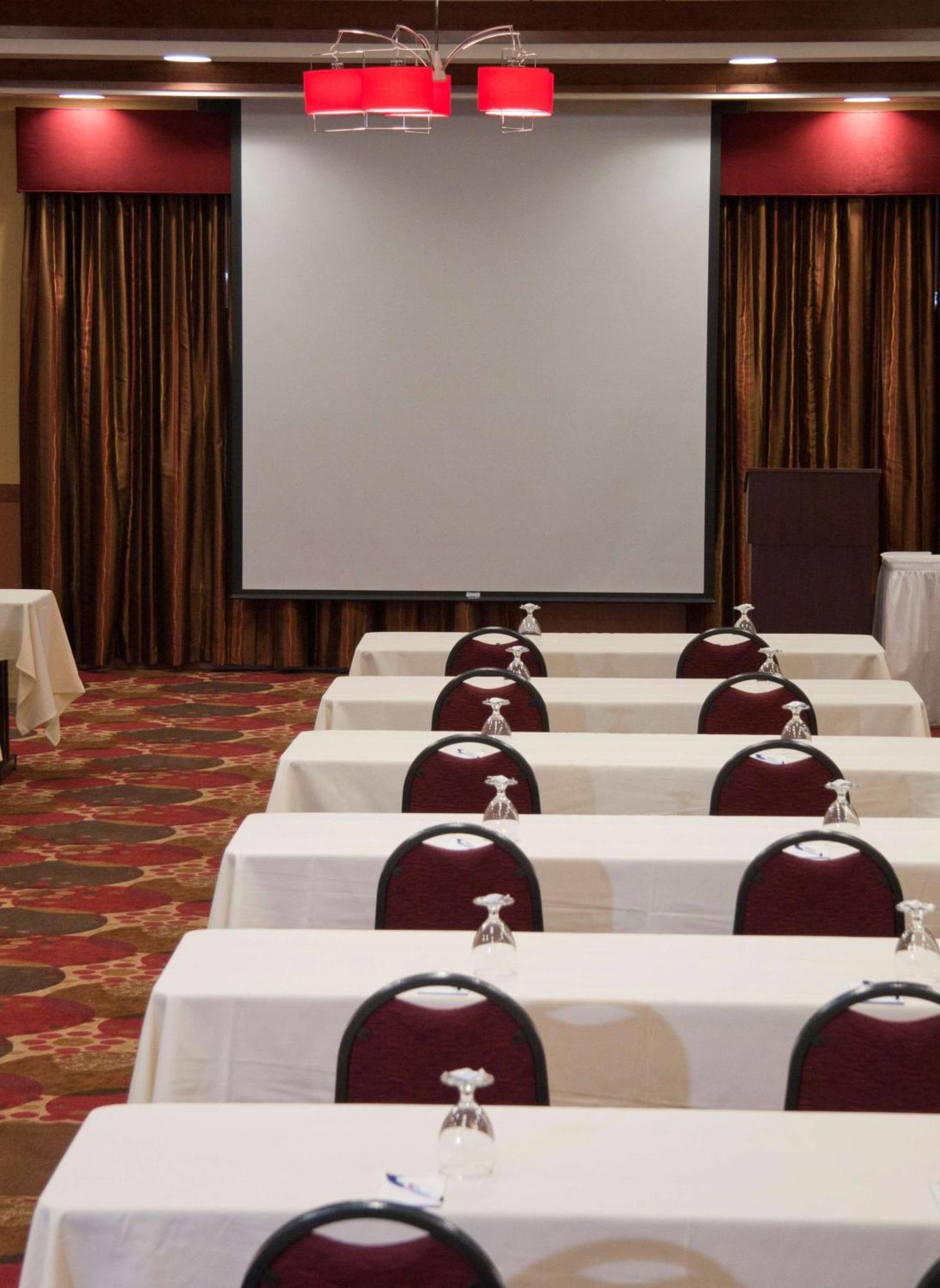 Hilton Garden Inn Milwaukee Airport Ngoại thất bức ảnh