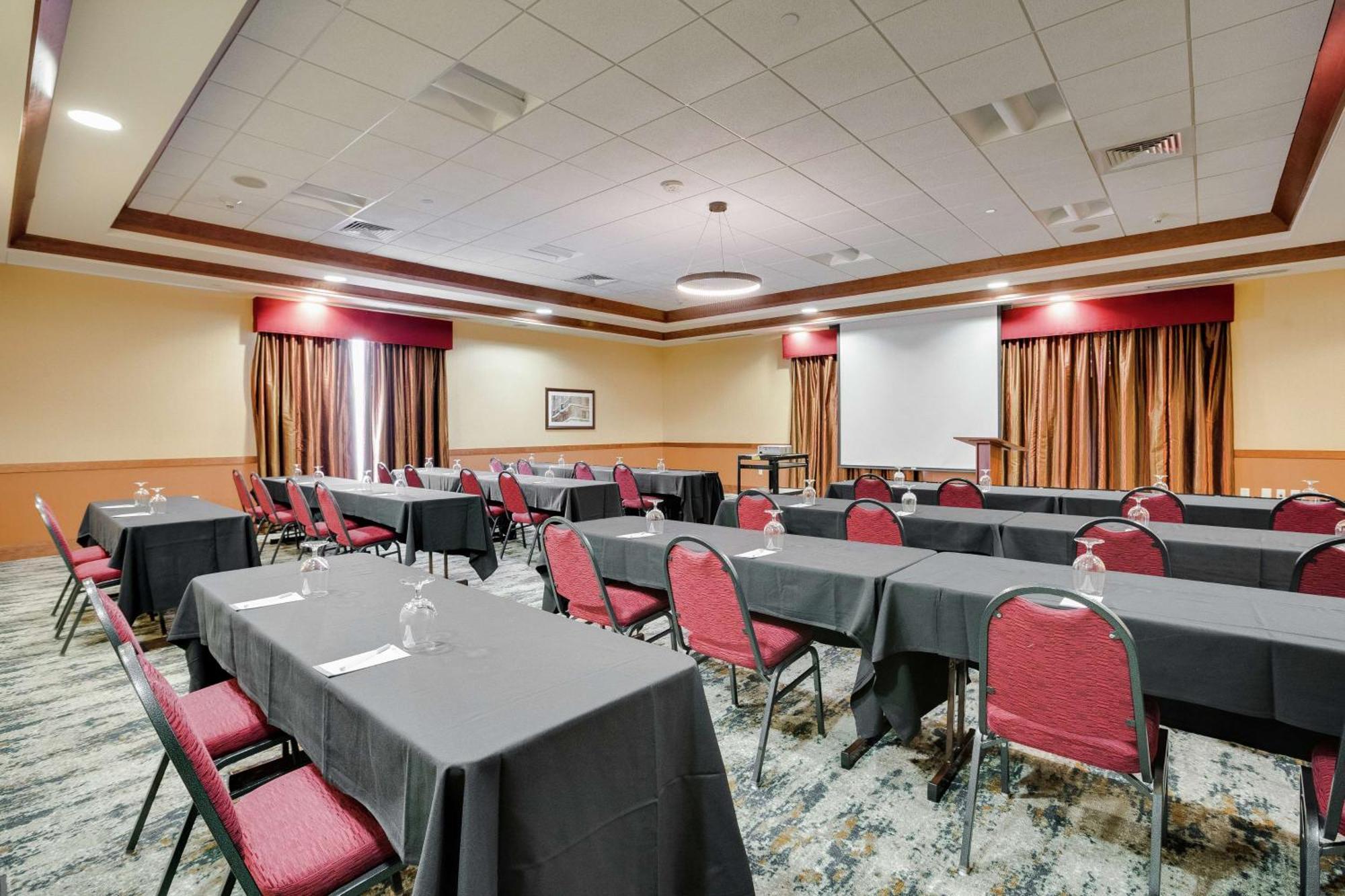 Hilton Garden Inn Milwaukee Airport Ngoại thất bức ảnh