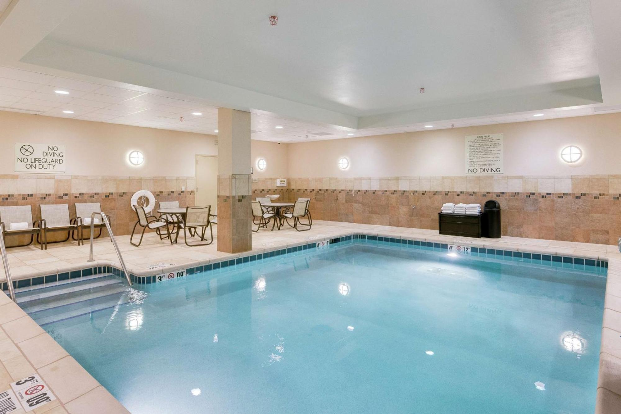 Hilton Garden Inn Milwaukee Airport Ngoại thất bức ảnh