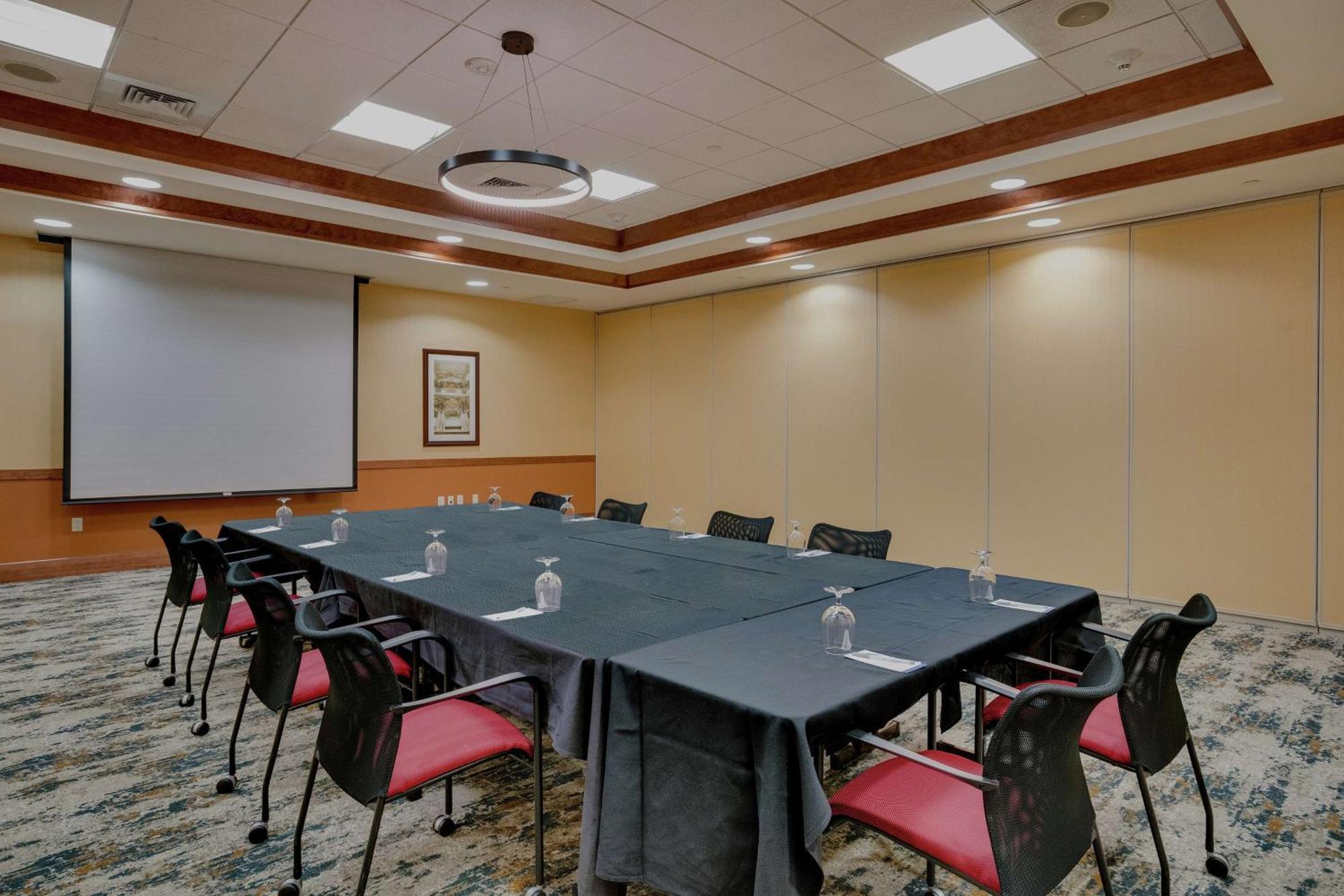Hilton Garden Inn Milwaukee Airport Ngoại thất bức ảnh