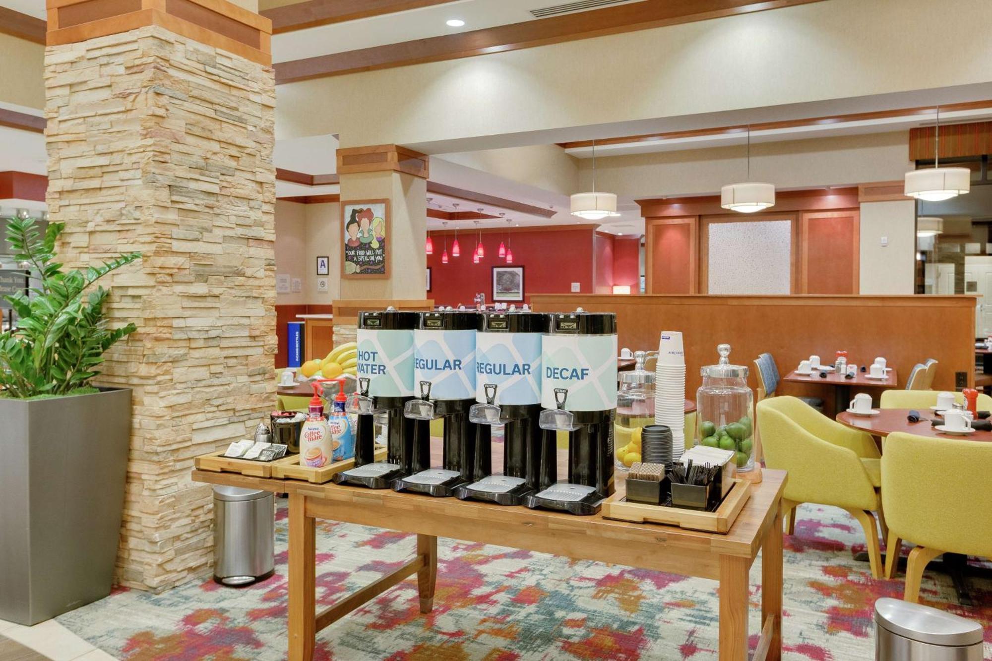Hilton Garden Inn Milwaukee Airport Ngoại thất bức ảnh